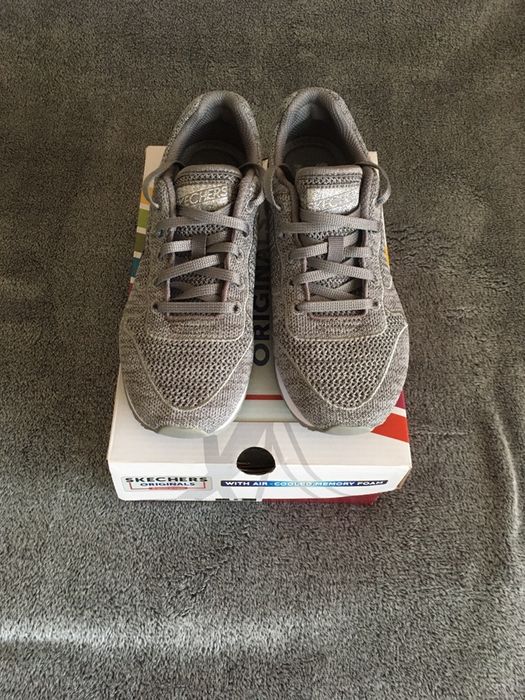 Adidasi Skechers damă