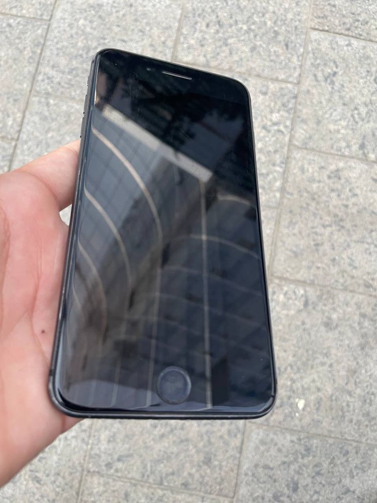 iPhone 8+ 64 talik