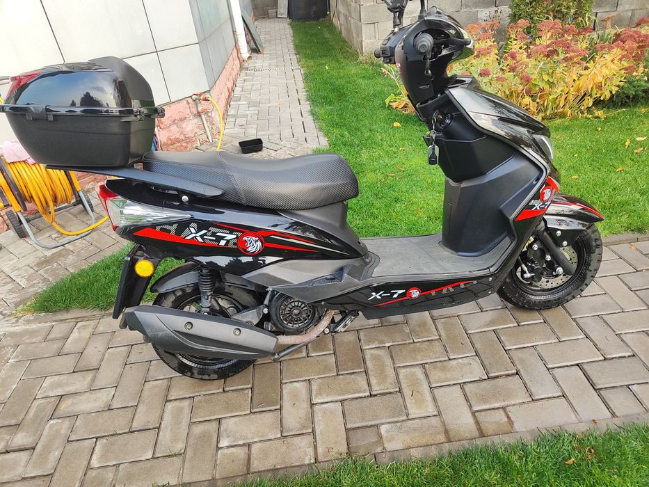 Продам скутер М8