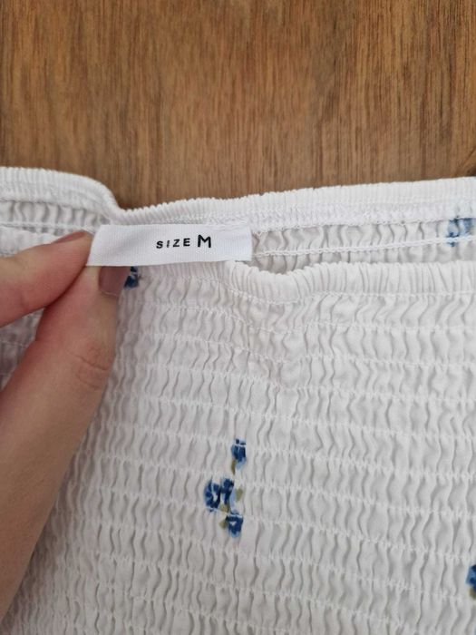 Rochie alba cu floricele, marimea M