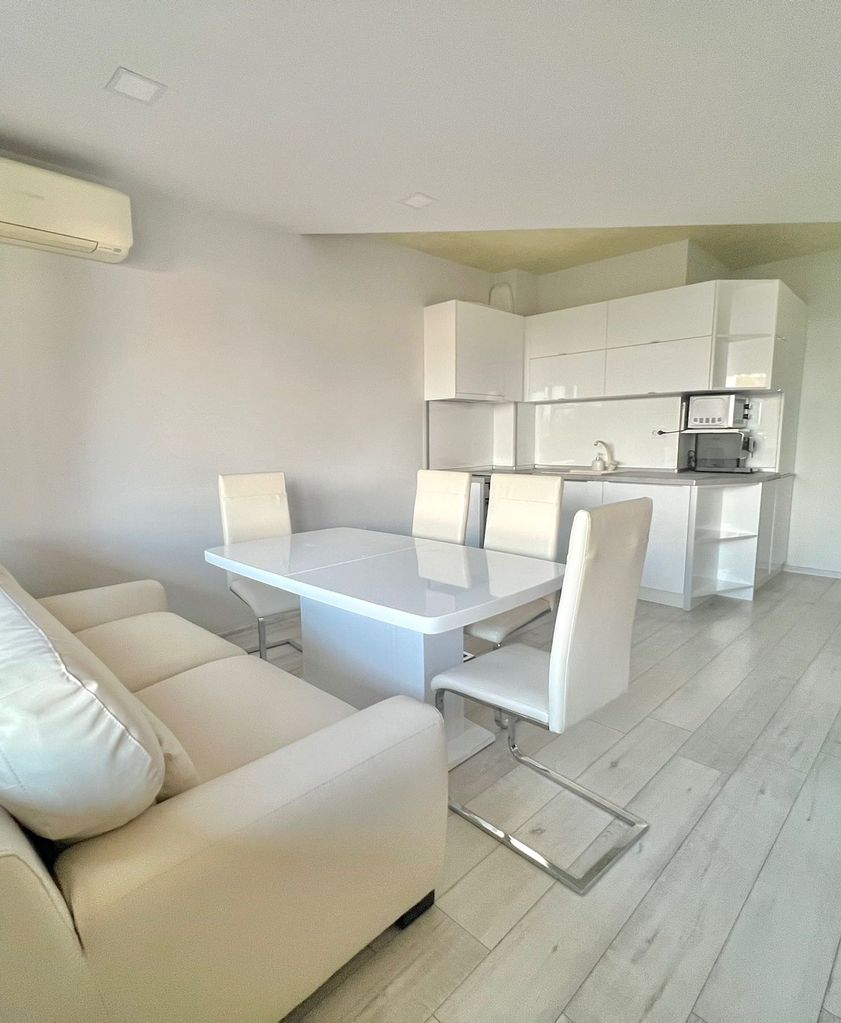 Продава се Двустаен апартамент в Варна, Виница - 58 кв.м за 2225 €/кв.м - Снимка #2