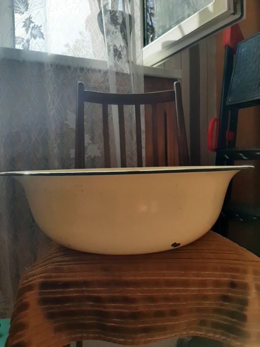 Продаются большие тазы ,чайники  казан