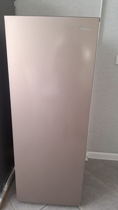 Продам морозильник