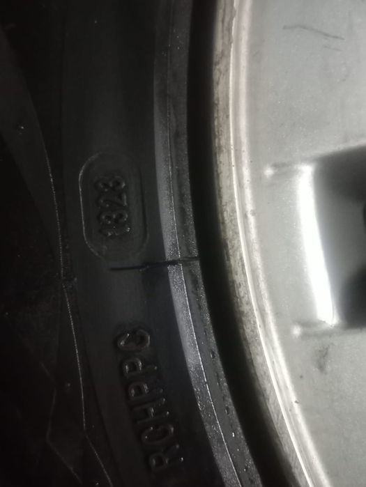 Vând jante originale BMW cu cauciucuri de vara