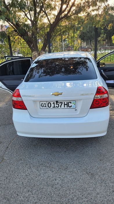 Нексия 3 белая автомат