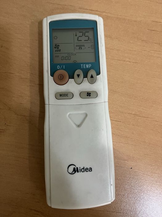 Колонен климатик мидеа