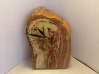 Уникален часовник от дърво