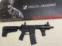 Mitraliera airsoft Delta Armory AR 15 KeyMod 8” +Rail BRAVO