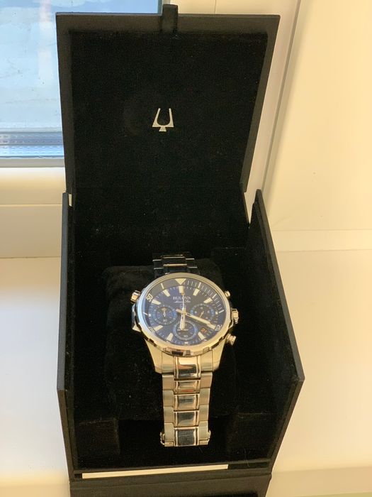 Bulova часовник оригинал