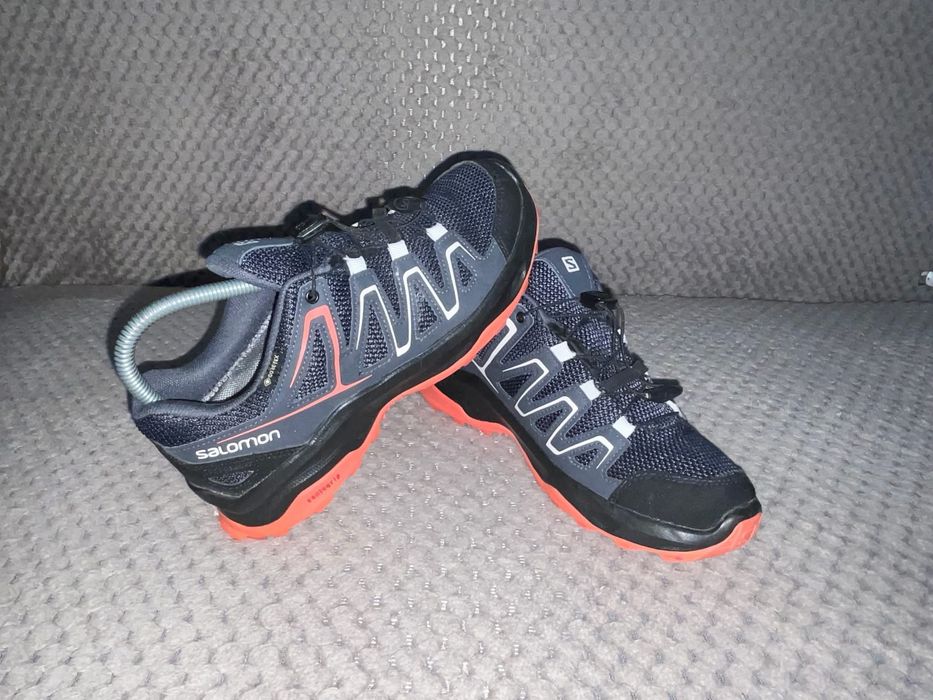 Adidasi Salomon Goretex nr 38