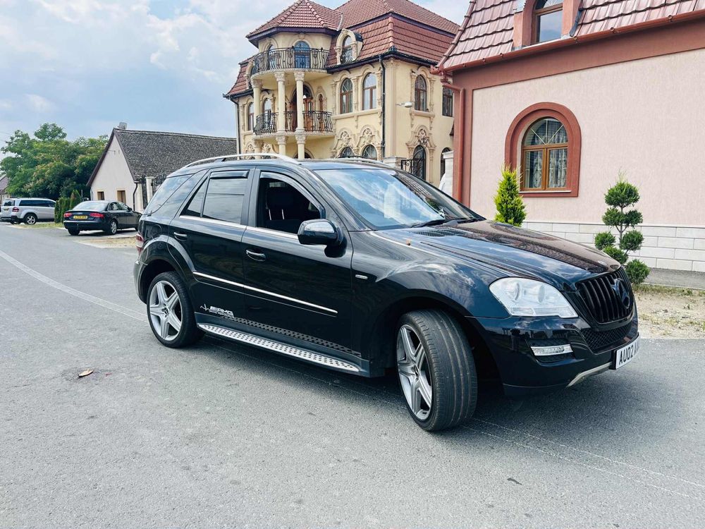 Vand mercedes ml350 pachet amg an 2010