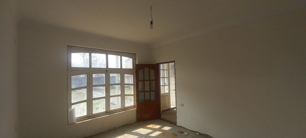 Сотилади дала ховли.