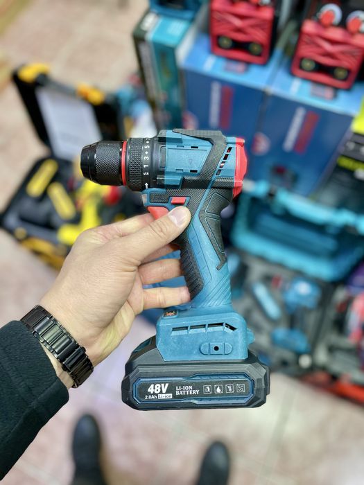 Шуруповерт на аккумуляторе