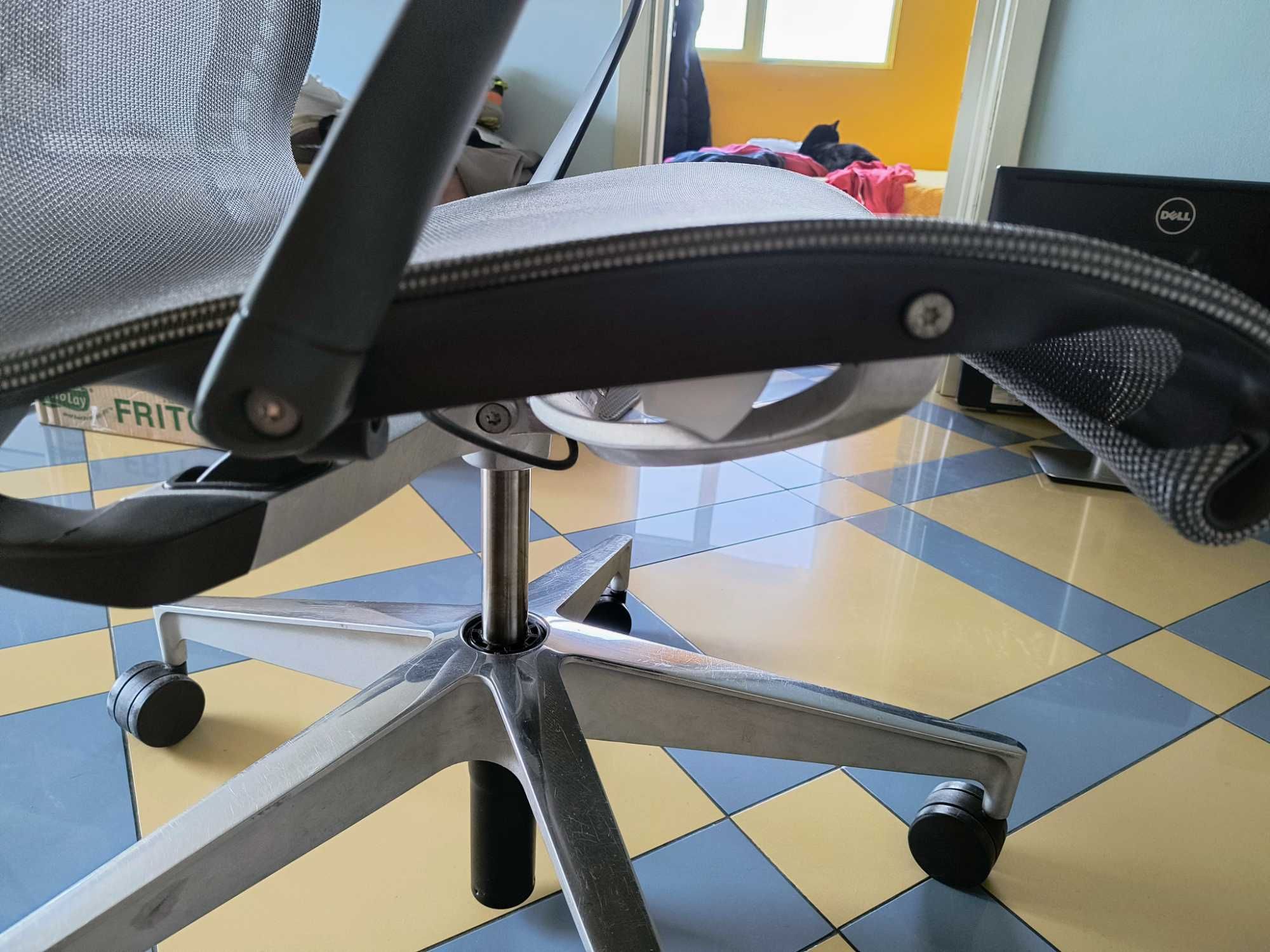 Herman Miller Setu chair (Ергономичен конферентен офис стол) 2020г.