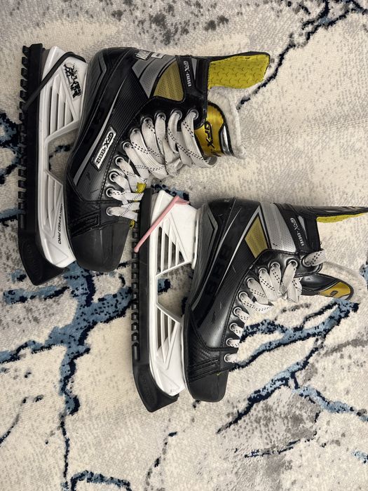 коньки хоккейные