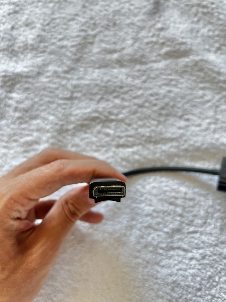 Cablu HDMI - Display Port