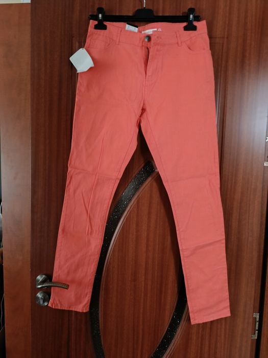 Pantaloni noi mărime 38