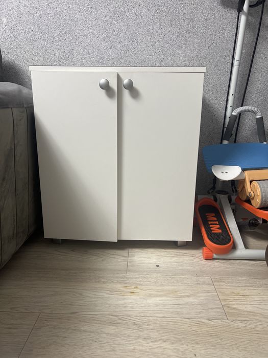 Продам маленьккий шкафчик