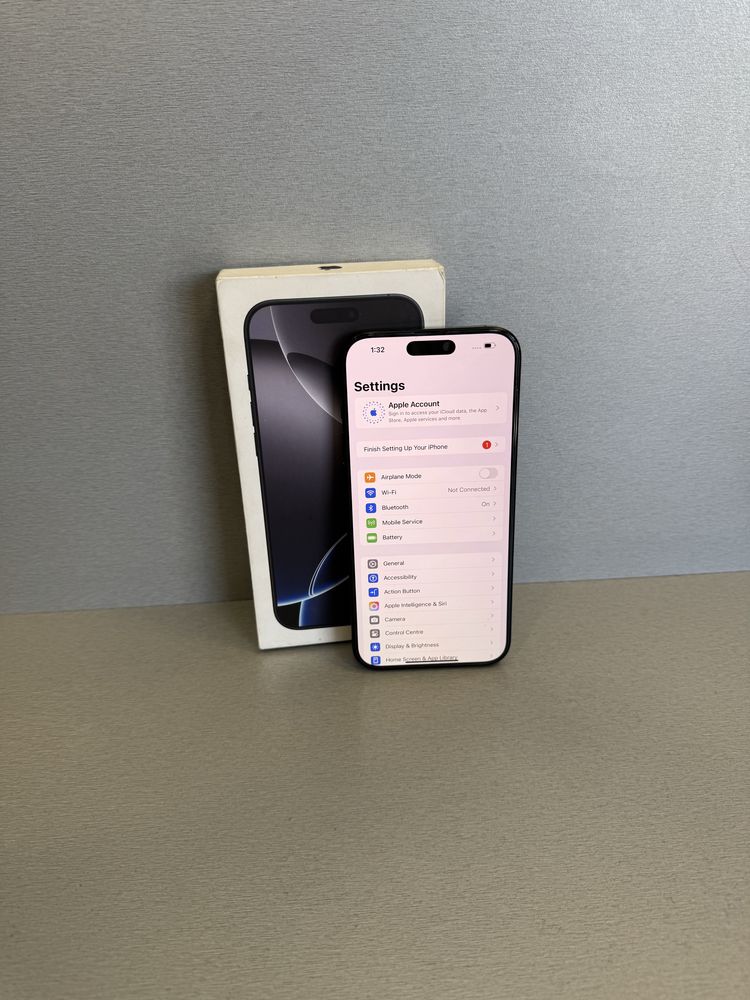 Продавам отличен iPhone 16 PRO MAX