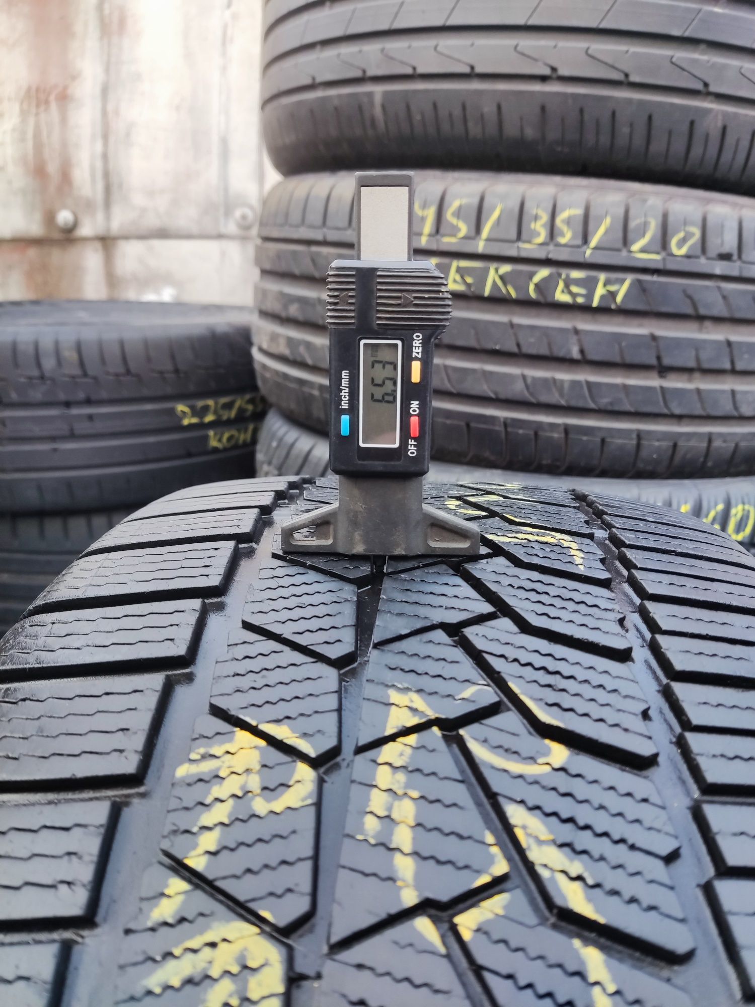1бр. зима гума 255/40/18 Continental Winter Contact TS860, Runflat