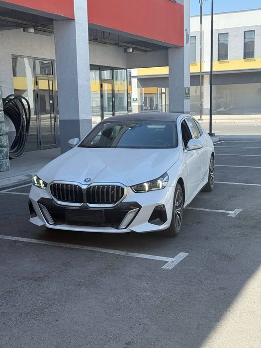 Bmw I 5 35 L nalichie