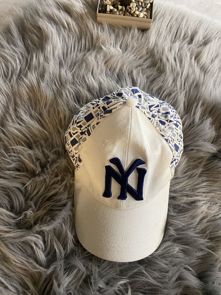Бяла шапка NEW ERA