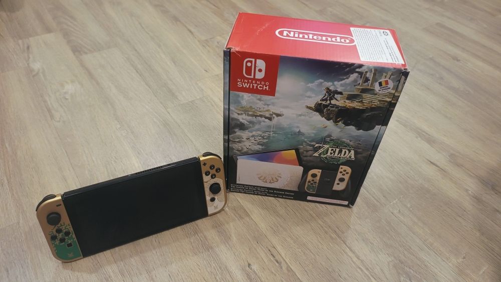 Nintendo Switch Oled - ed. Tears of the Kingdom, 2 jocuri și accesorii