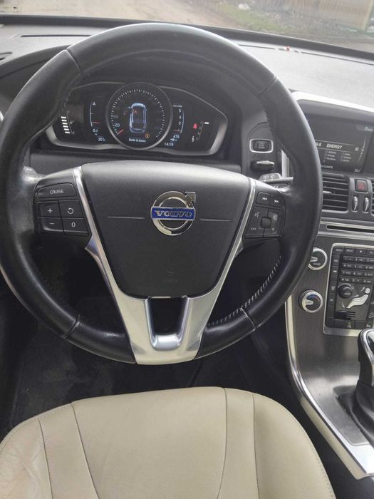 Джип Волво ХС60 в перфектно техническо състояние