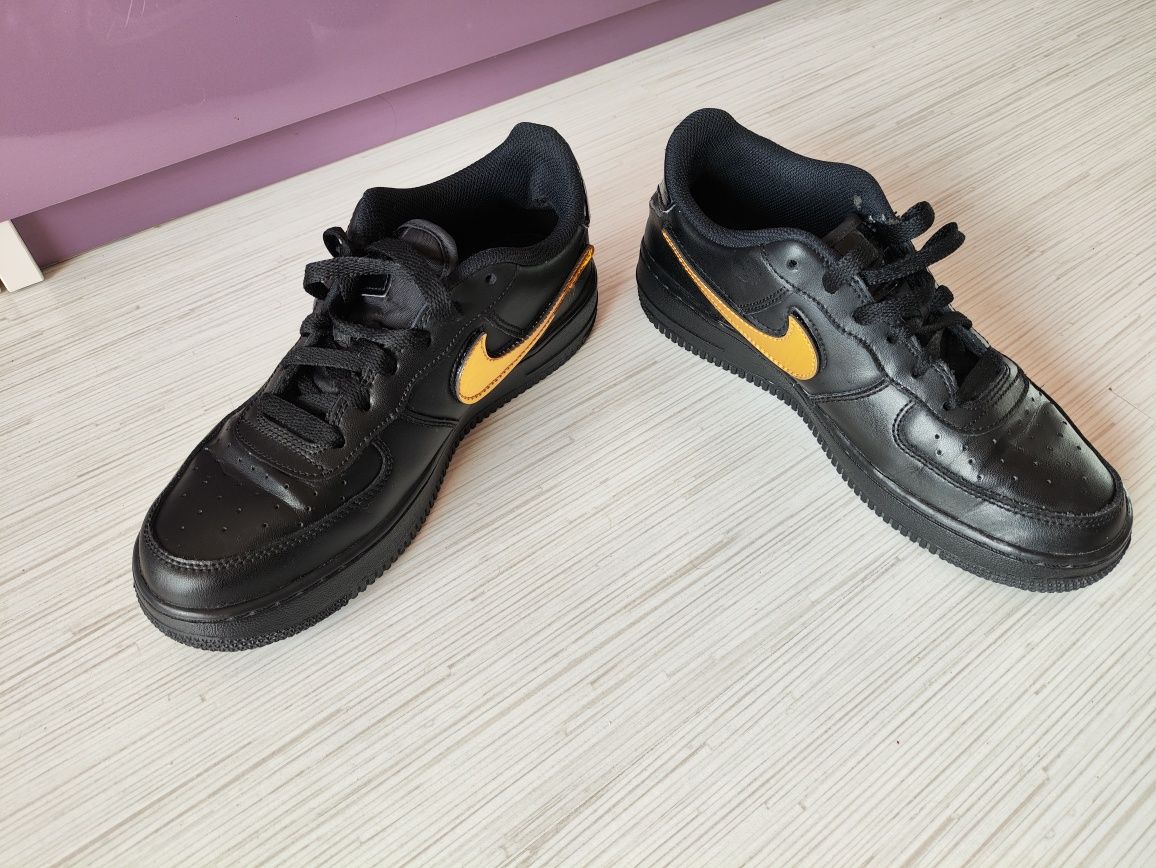 Дамски сникърси NIKE
