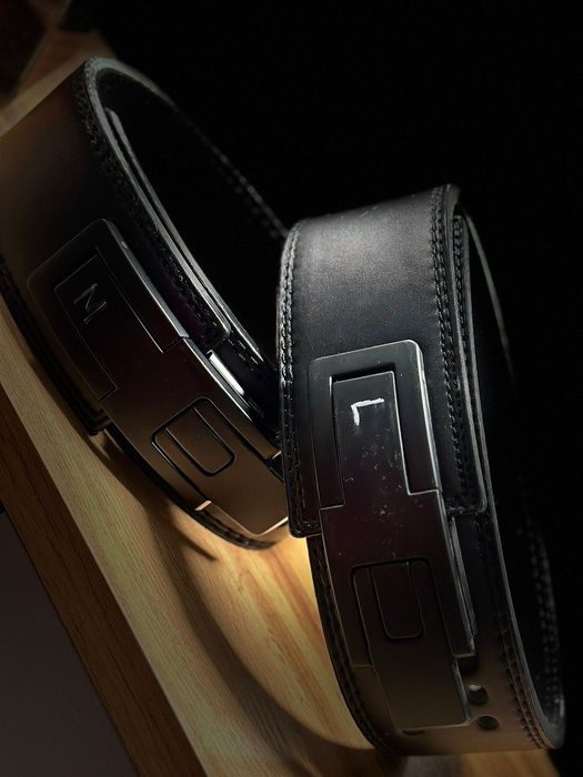 В продаже тяжелоатлетические пояса для силовых видов спорта.