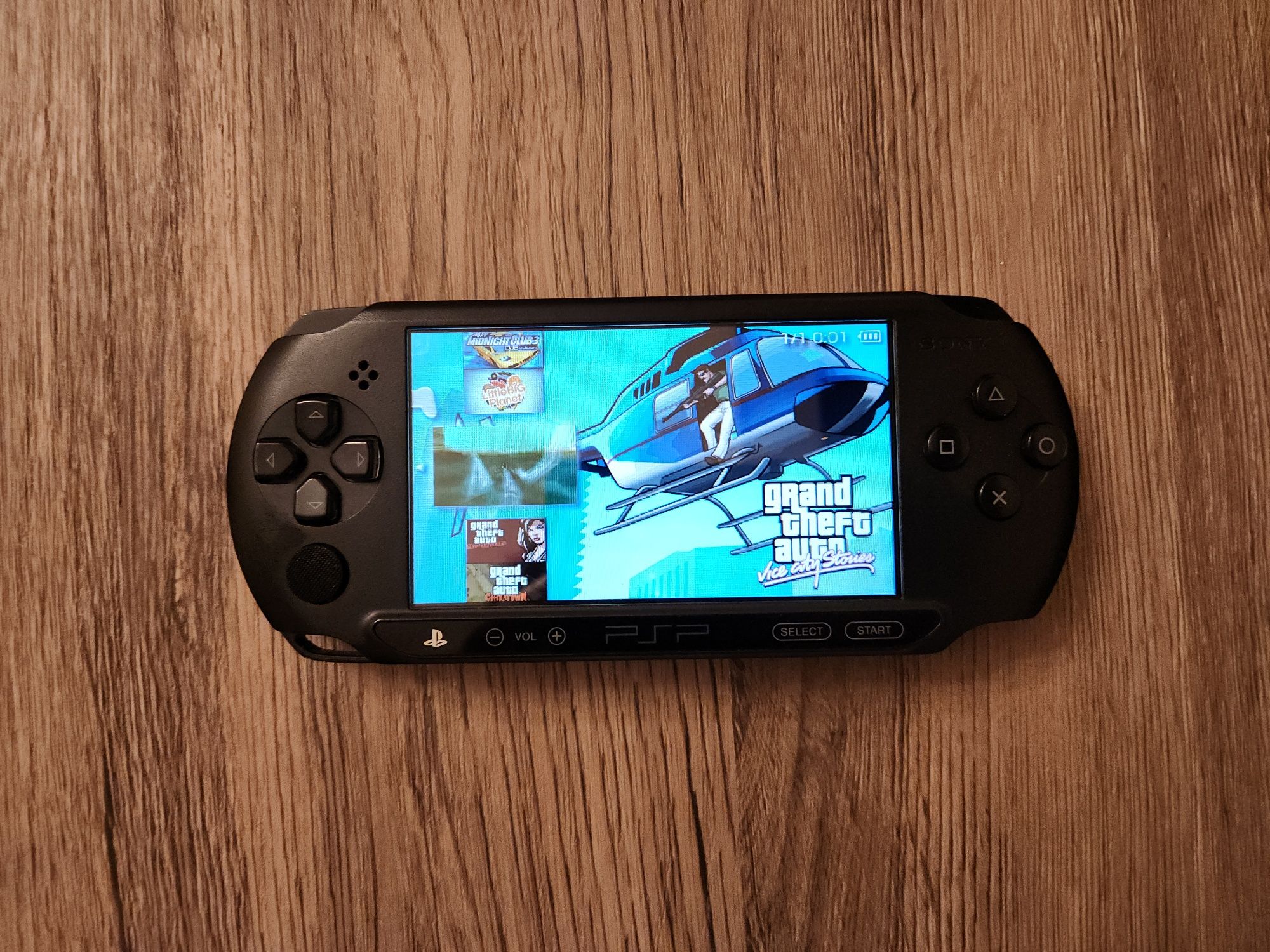 PlayStation Portabil (PSP) Street (E1004) - modat, complet fct., 64GB