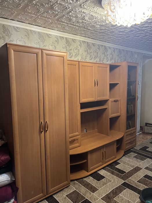 Продам сервант в нормальном состоянии