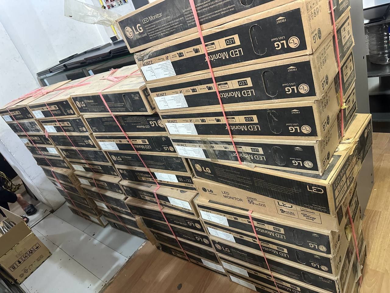 21,5" Led Lg monitor! 290000dan optomga!