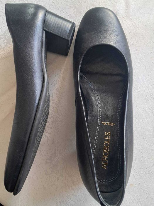 дамски кожени обувки със средно висок ток