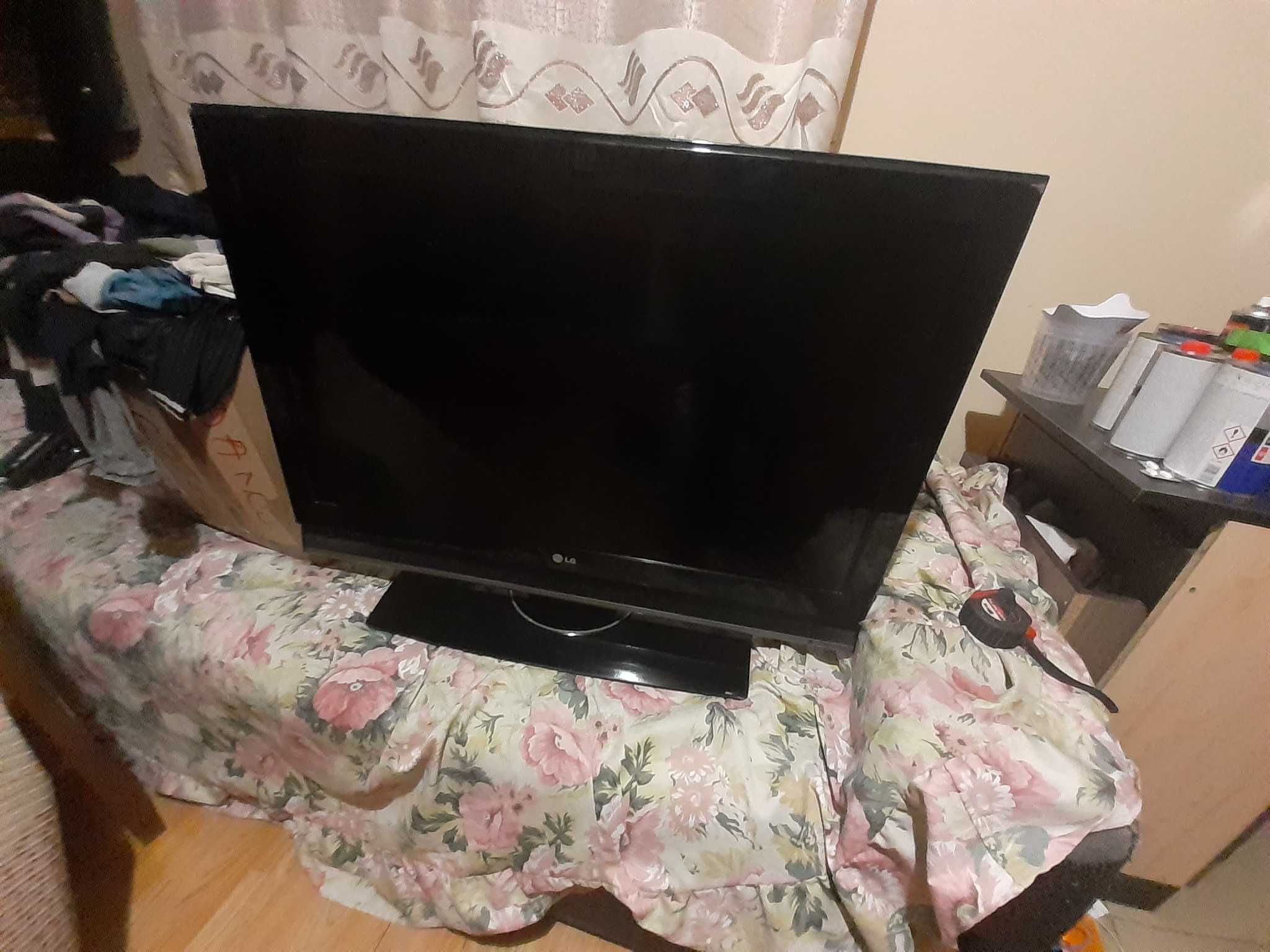 tv lg 37LC42  defect pentru piese