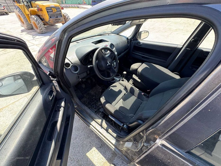 Mitsubishi colt  2005 Dezmembrez/Dezmembram