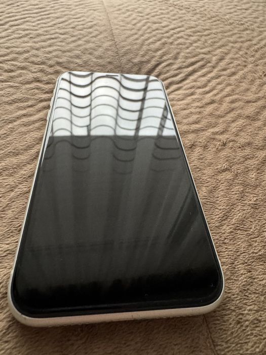 Iphone xr 64gb бял/white