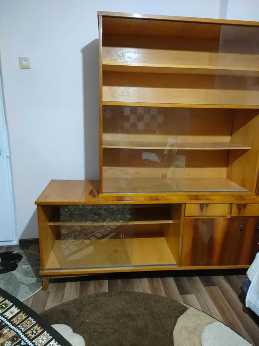 Vitrina vintage romaneasca