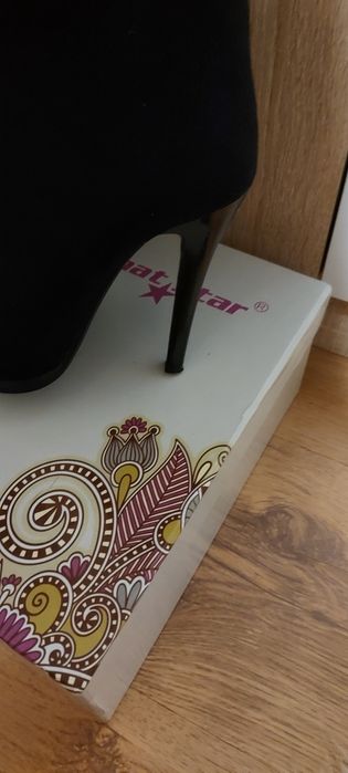 Велурени ботуши 36 номер обувани един път