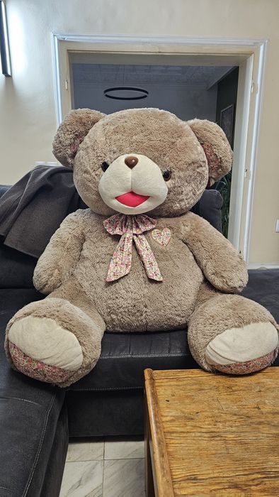 Голям плюшен мечок