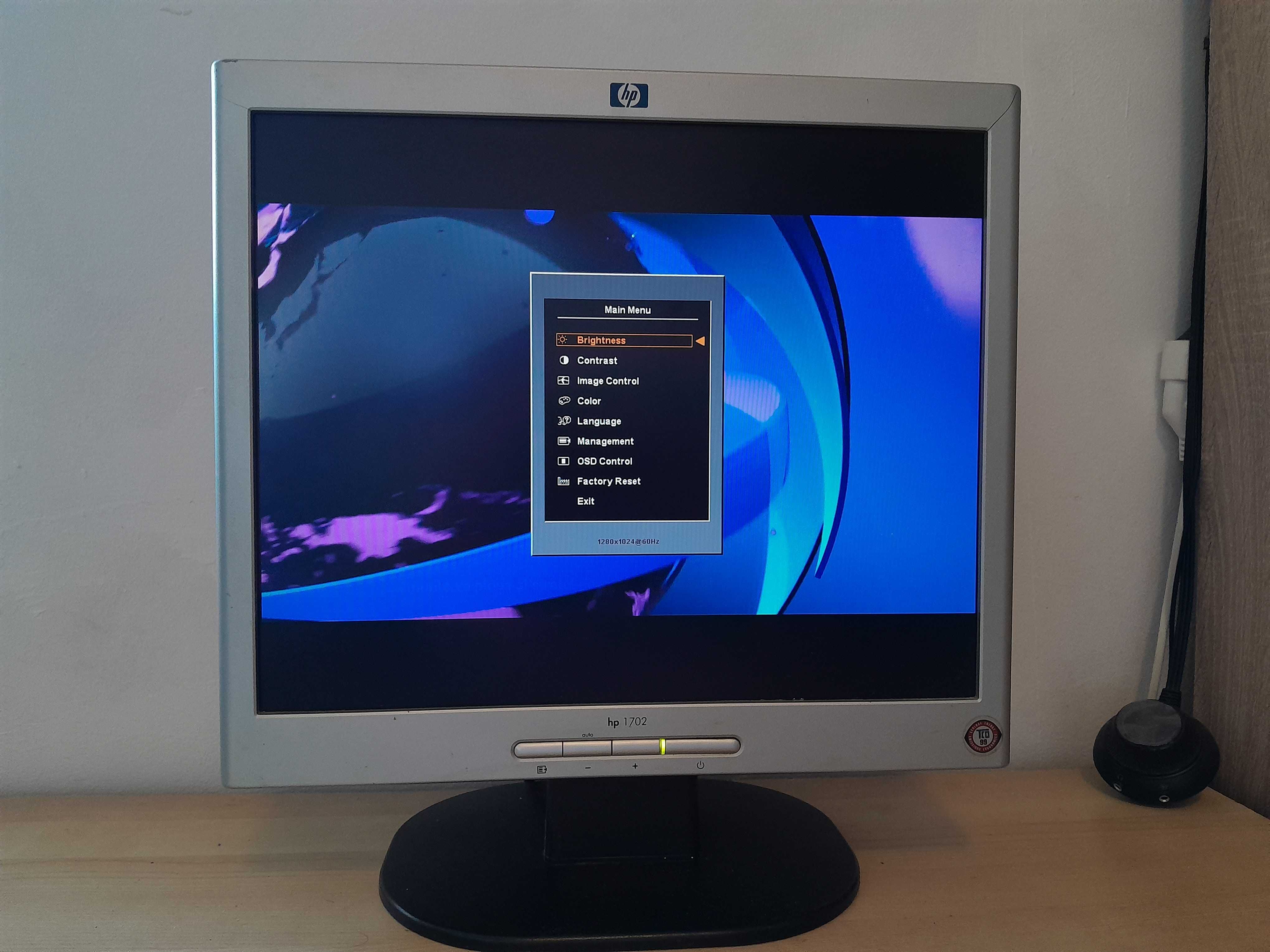 Monitor LCD  HP 1702, 17 inci