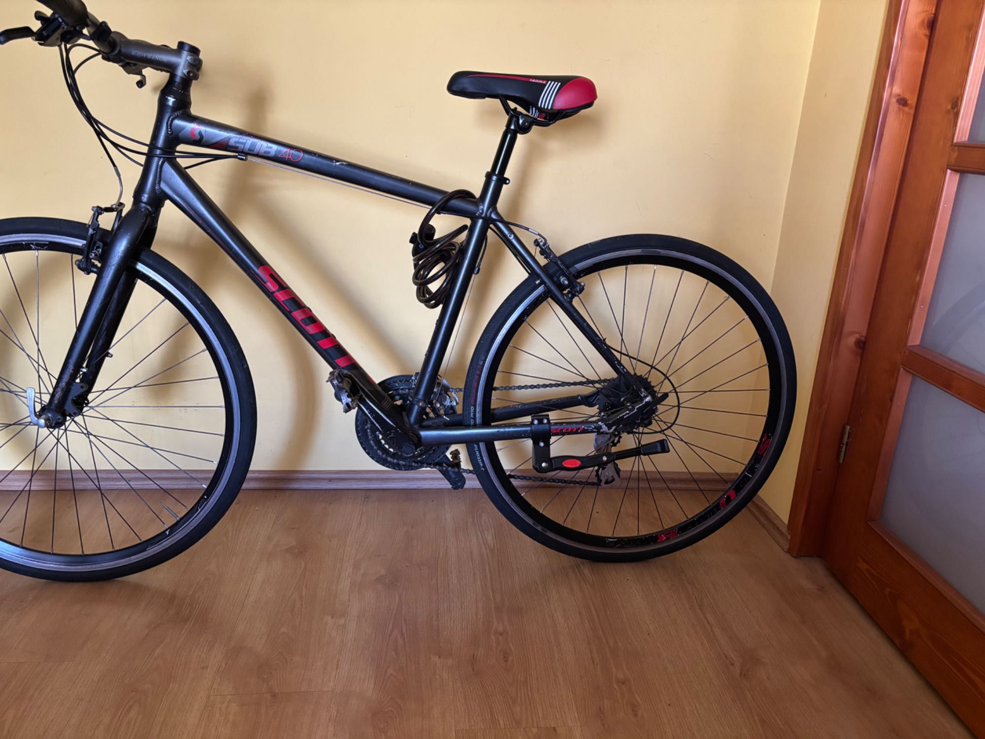 This is a Scott Sub 40 bike with a lightweight frame
