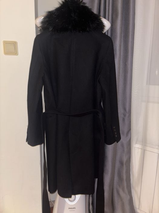 Zara вълнено палто с пухена яка и колан