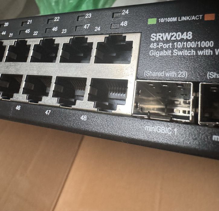 48 портовый коммутатор свич хаб Linksys