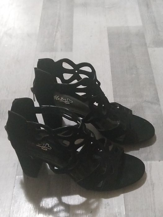 Pantofi cu toc gros sexy