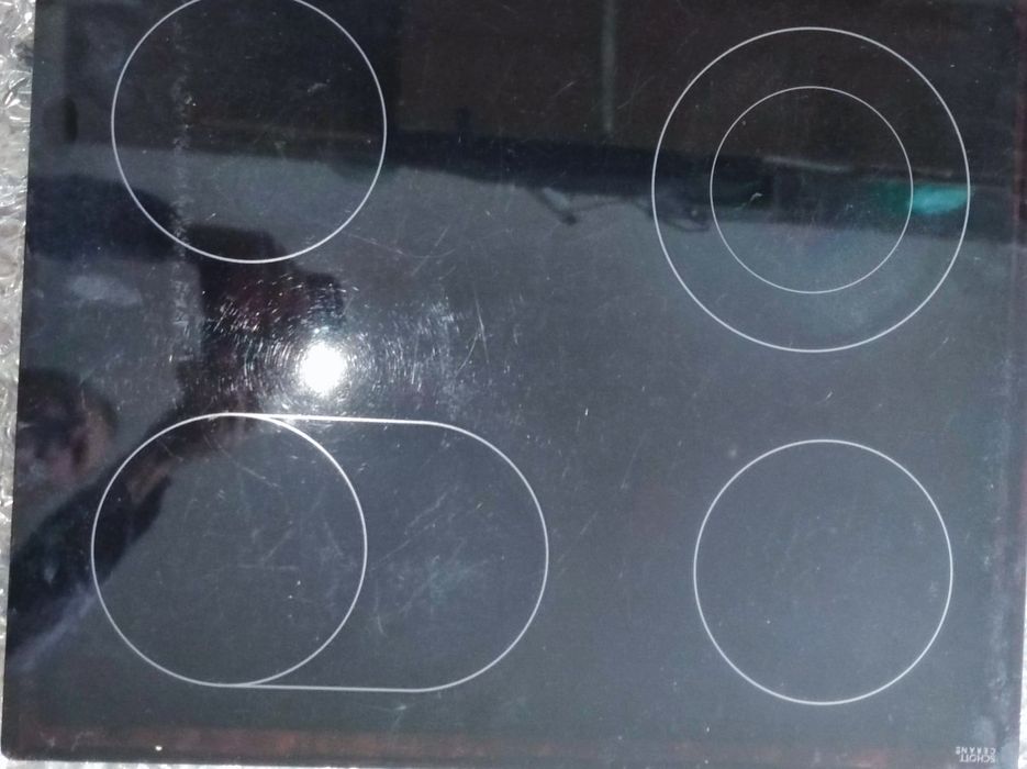 Продавам стъклокерамичен плот TECHWOOD TEHS Multi 6X Set 2K


---

Про