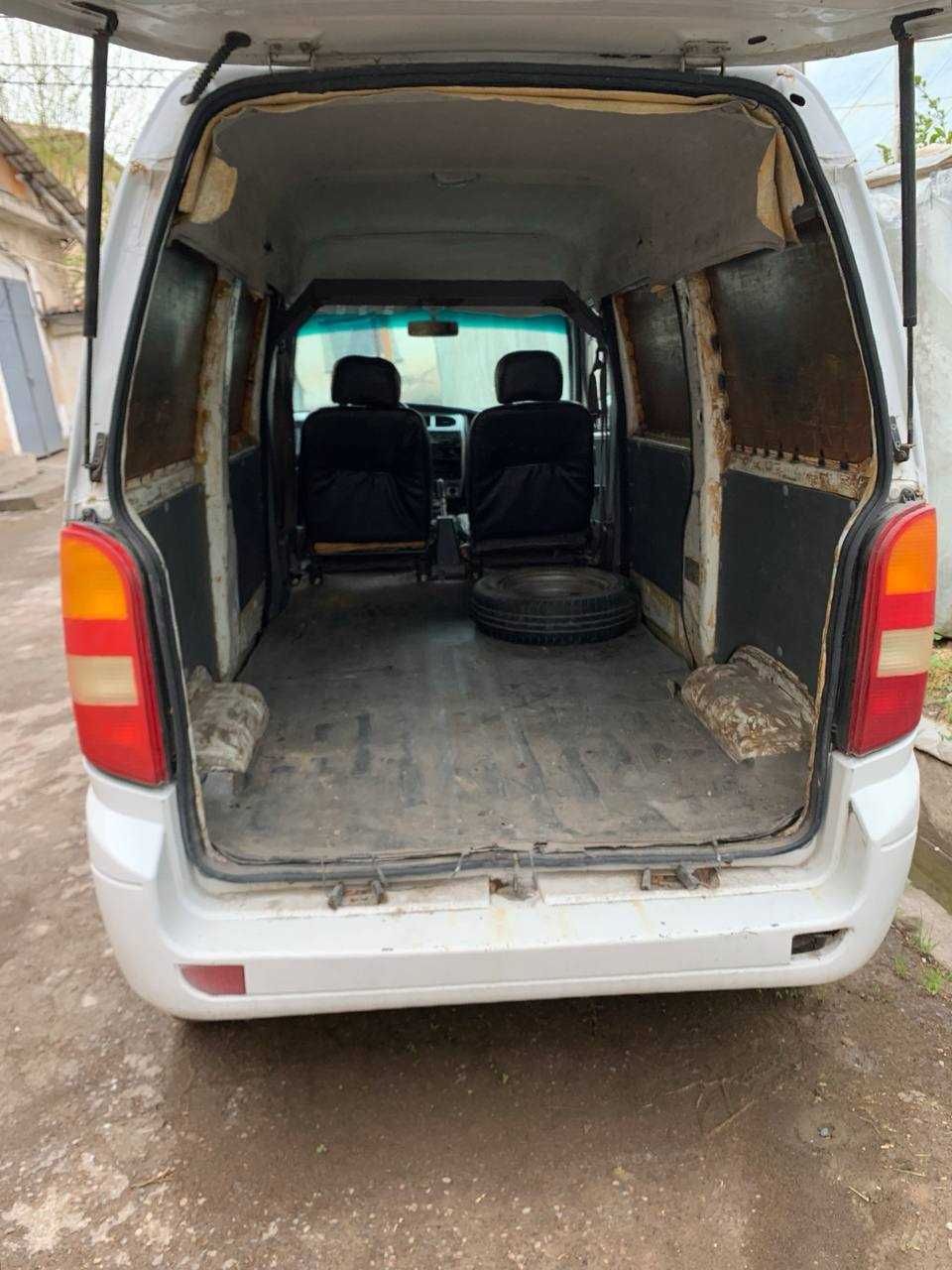 Dongfeng Yuk furgon (yuk tashuvchi furgon)