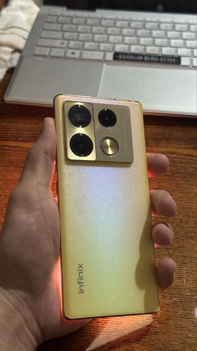 Infinix note 40 pro - 12/256gb