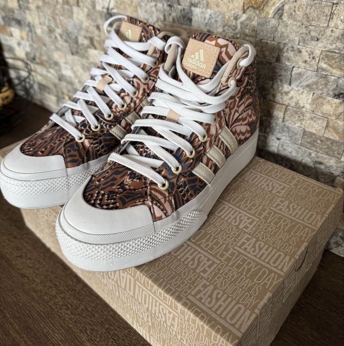 Дамски кецове Adidas
