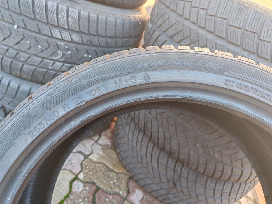 255 40 21,4buc iarnă Vredestein 2021,6mm